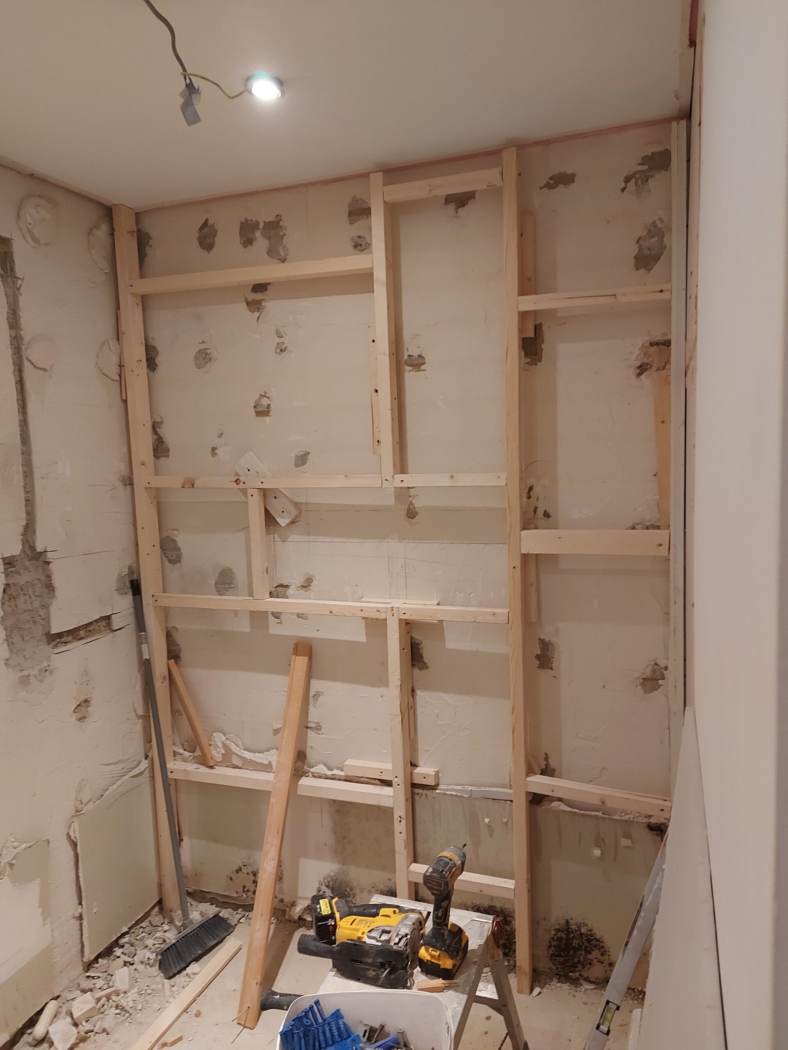 Bathroom-03-01 Before