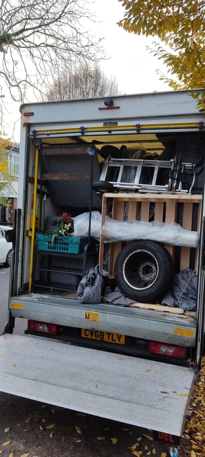 Removals-Van Full Use
